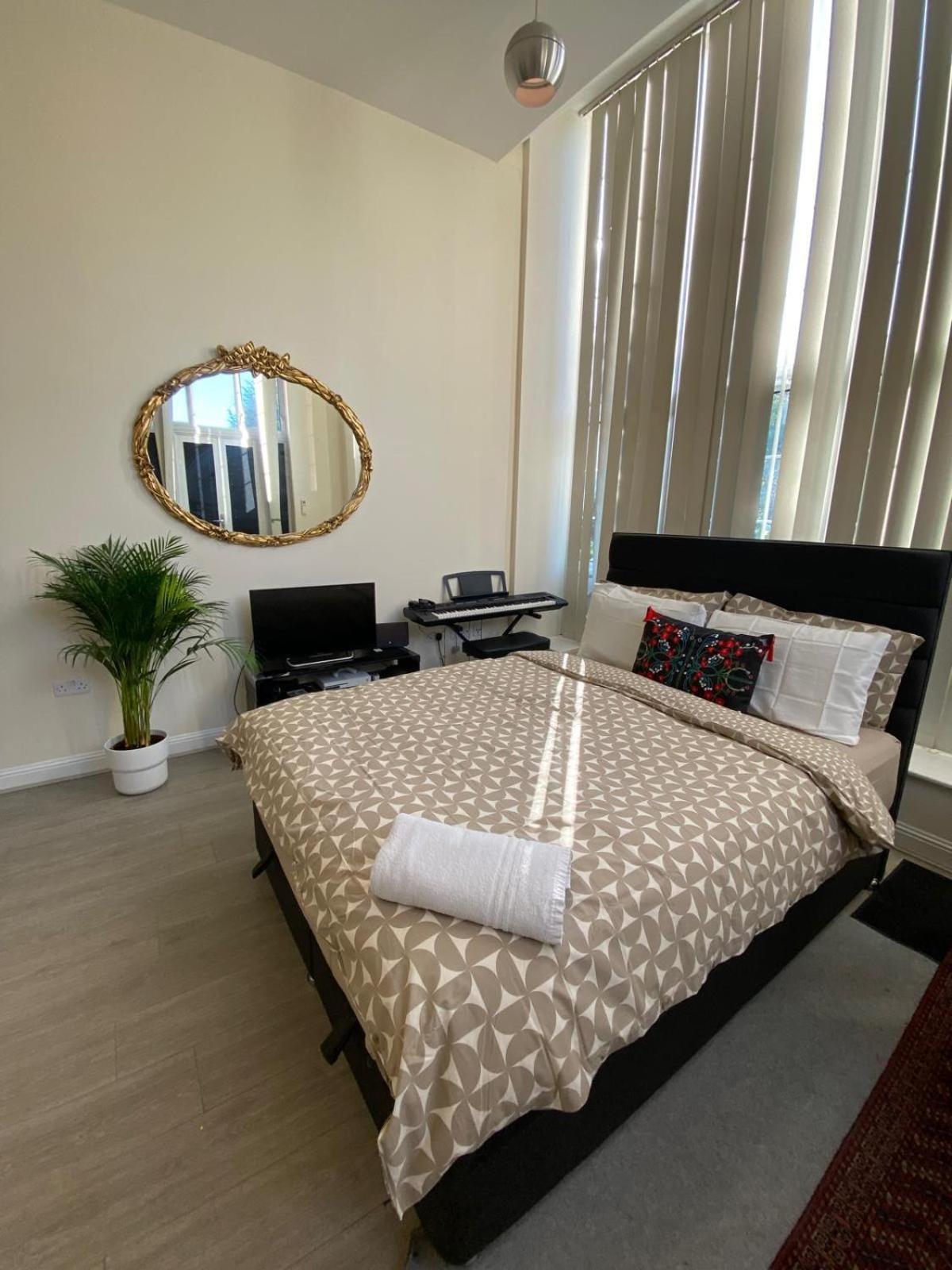 Spacious King Room With Private Entrance - Near Emirates And Camden And King'S Cross - 5 Min To Tube Finchley Exteriér fotografie